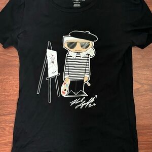 Tshirt Karl lagerfeld Paris size small or extra small color black,like new